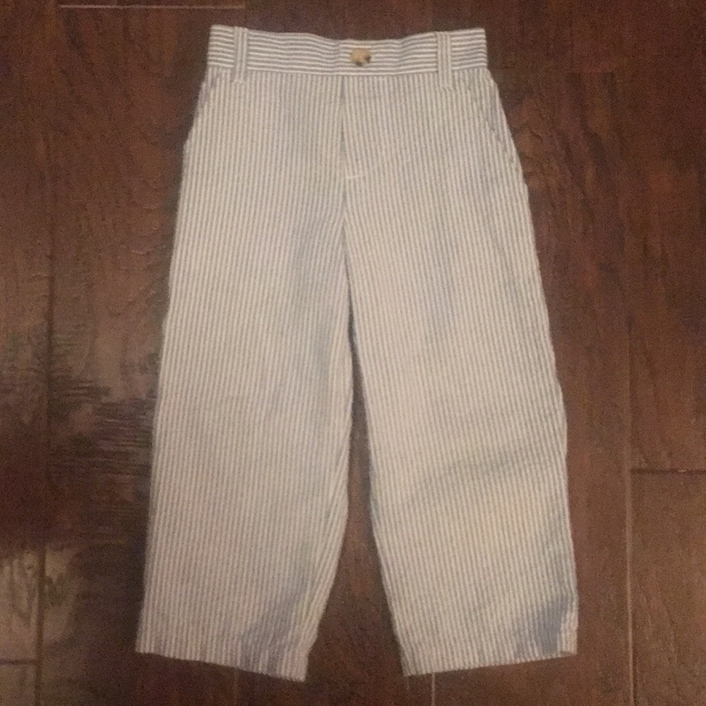 Sweater vest and seersucker pant combo. - Picture 3 of 4